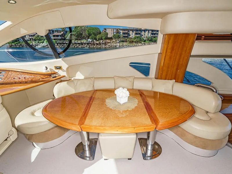 TruLou yacht - Salon Dining Seating Area